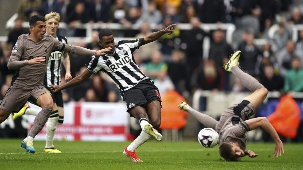Soi kèo Newcastle vs Tottenham 03h15, 03/12/2025 Ngoại Hạng Anh 2 Soi kèo Newcastle vs Tottenham
